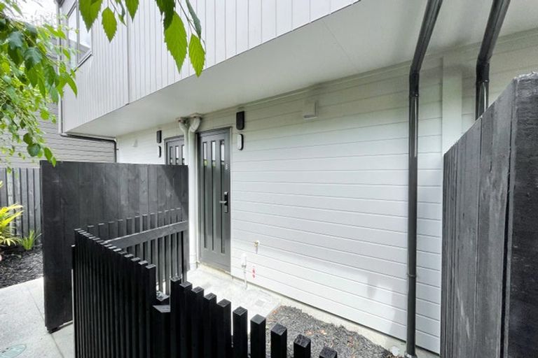 Photo of property in 8/2 Stokes Avenue, Te Atatu Peninsula, Auckland, 0610