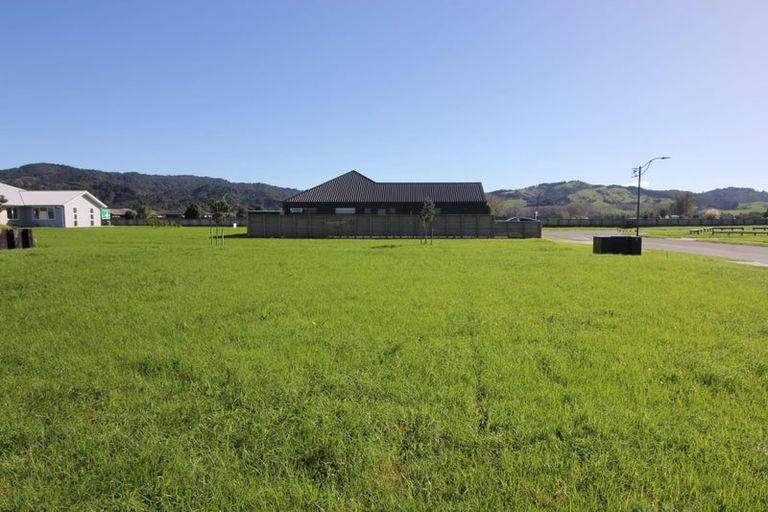 Photo of property in 19 Ngaroma Crescent, Whitianga, 3510