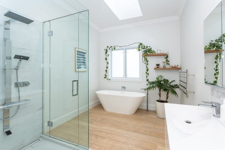 Photo of property in 43 Kent Terrace, Riverhead, 0820