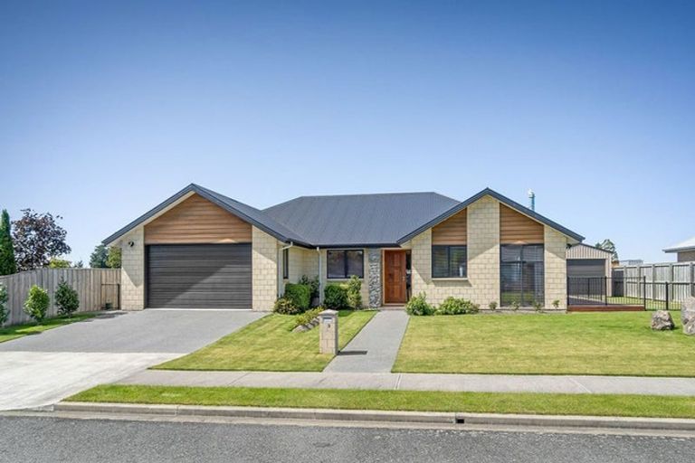 Photo of property in 9 Ruru Place, Oxford, 7430