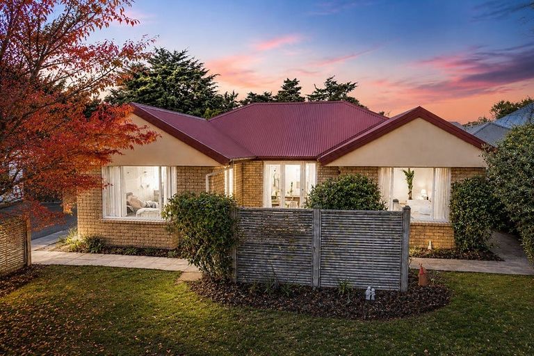 Photo of property in 14 Len Hale Place, Parklands, Christchurch, 8083