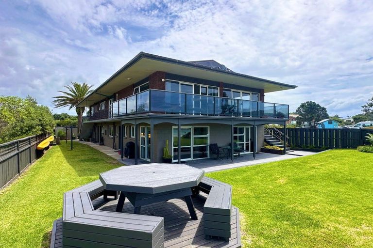 Photo of property in 27 Waetford Road, Matapouri, Whangarei, 0173
