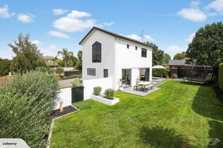 Photo of property in 35 Keswick Crescent, Huntington, Hamilton, 3210