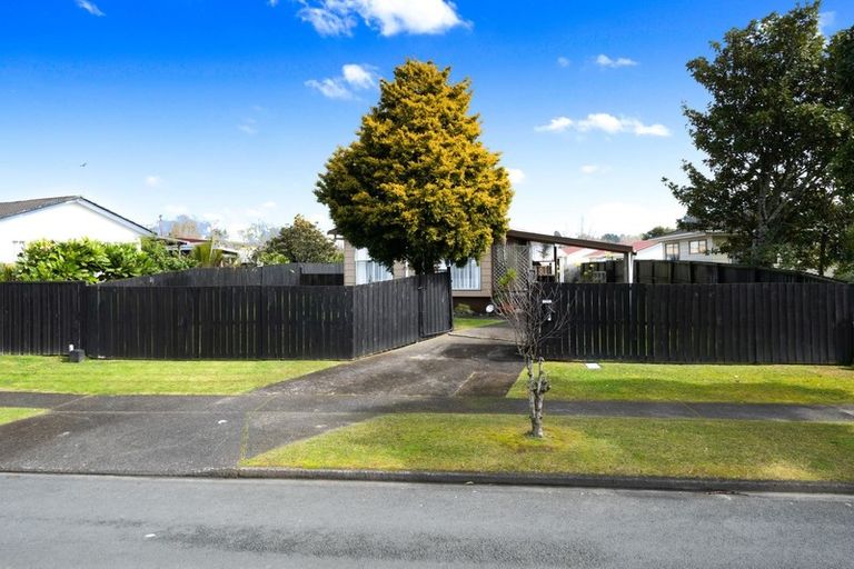 Photo of property in 4 Luanda Drive, Ranui, Auckland, 0612