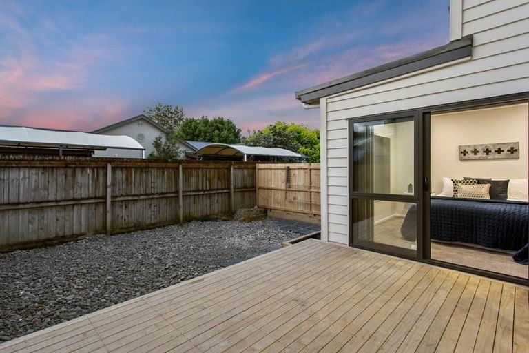 Photo of property in 13 Millcroft Lane, Ranui, Auckland, 0612