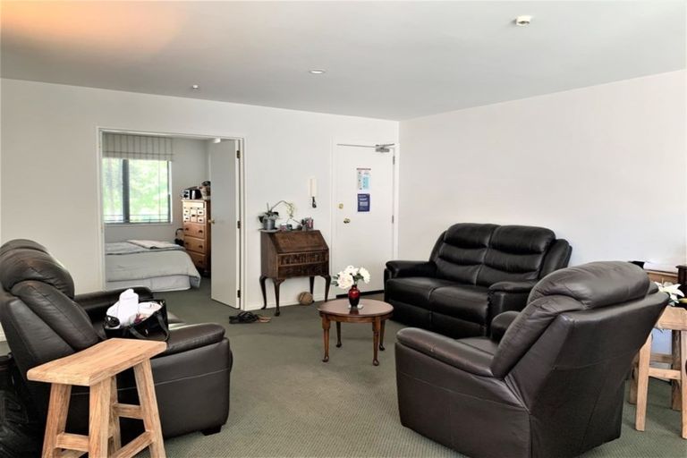 Photo of property in St James Courts, 12/77 Gloucester Street, Christchurch Central, Christchurch, 8013