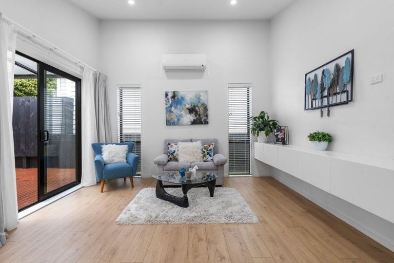 Photo of property in 3b Matakohe Road, Westgate, Auckland, 0814