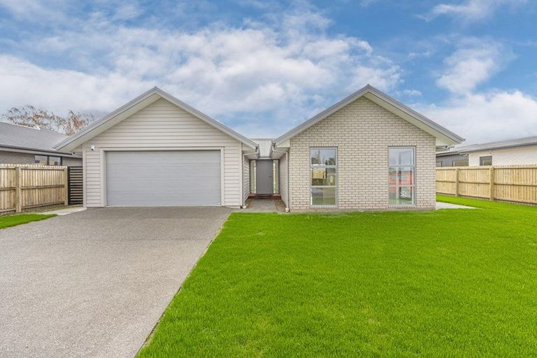 Photo of property in 20 Salkeld Place, Woodend, 7610