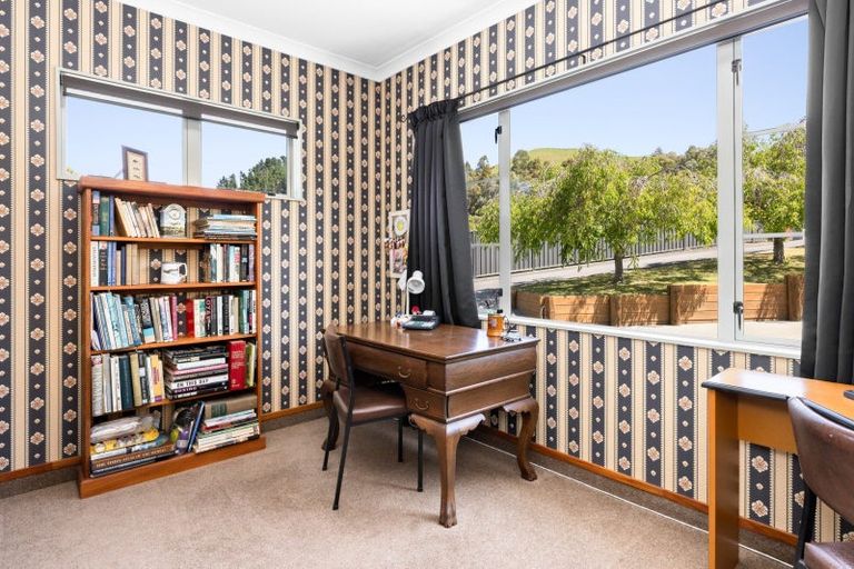 Photo of property in 129 Kent Terrace, Taradale, Napier, 4112