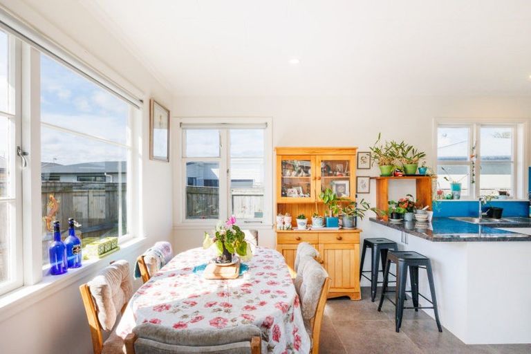 Photo of property in 24 Leeds Street, Milson, Palmerston North, 4414