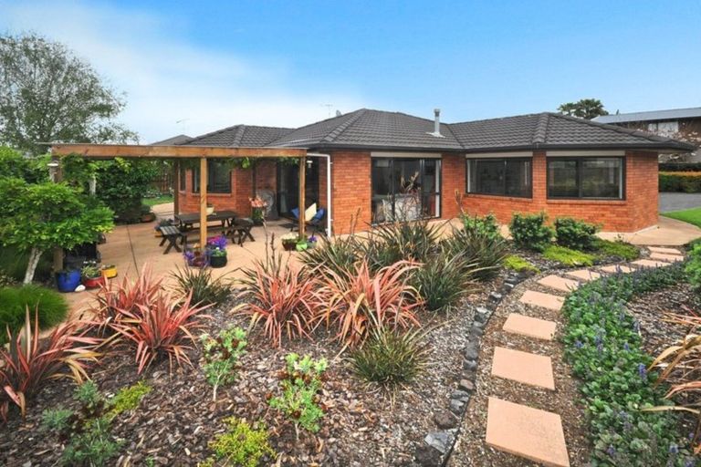 Photo of property in 6 O'sullivan Place, Waiuku, 2123