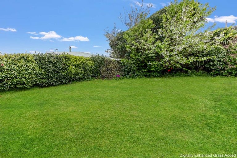 Photo of property in 37 Simons Street, Moturoa, New Plymouth, 4310