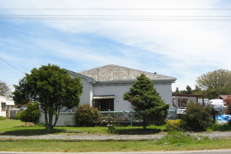 Photo of property in 178 Queen Street, Westport, 7825