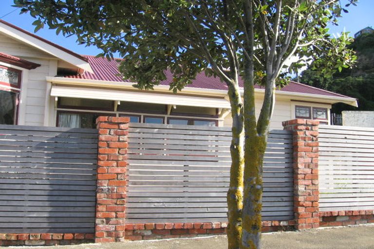 Photo of property in 14 Endeavour Street, Lyall Bay, Wellington, 6022