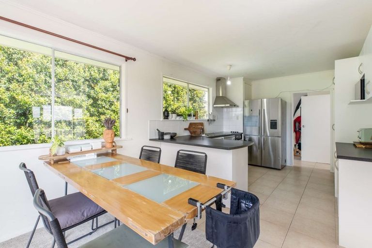 Photo of property in 1/16 Stanley Road, Glenfield, Auckland, 0629