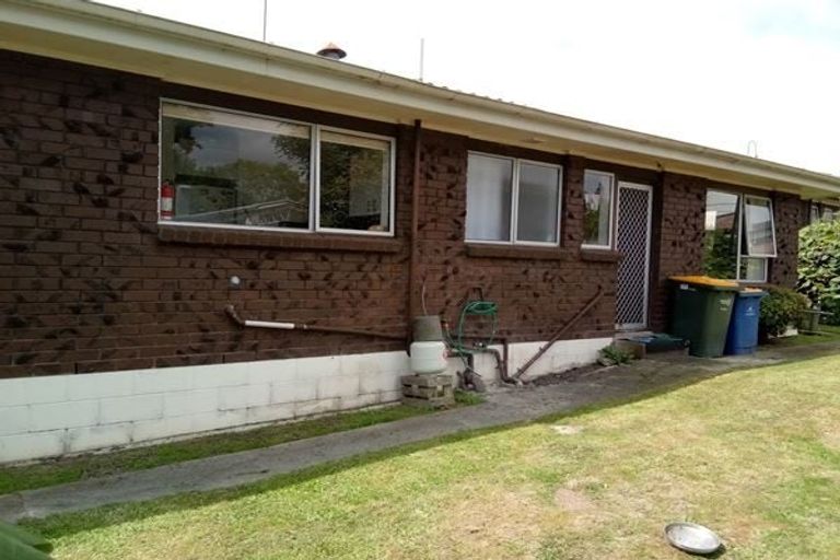 Photo of property in 1/11 Ciprian Place, Henderson, Auckland, 0612