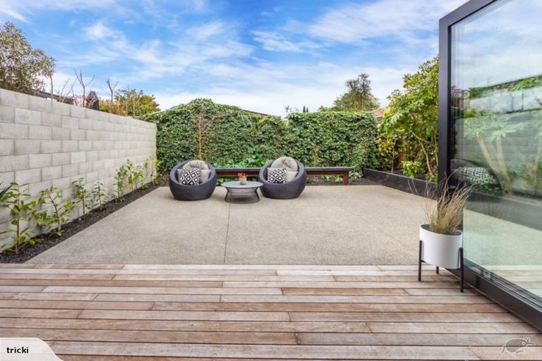 Photo of property in 71 Innes Road, St Albans, Christchurch, 8052