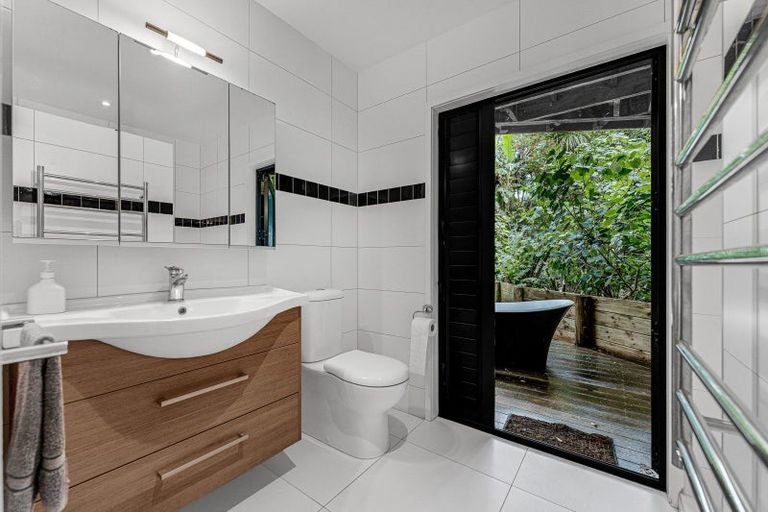 Photo of property in 58a Aramoana Avenue, Devonport, Auckland, 0624