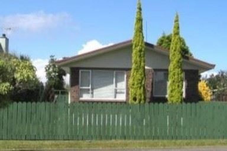 Photo of property in 1/124 Hutchinson Avenue, New Lynn, Auckland, 0600