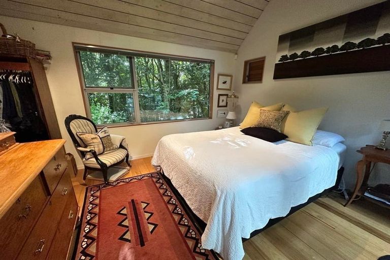 Photo of property in 23b Kakariki Grove, Waikanae, 5036