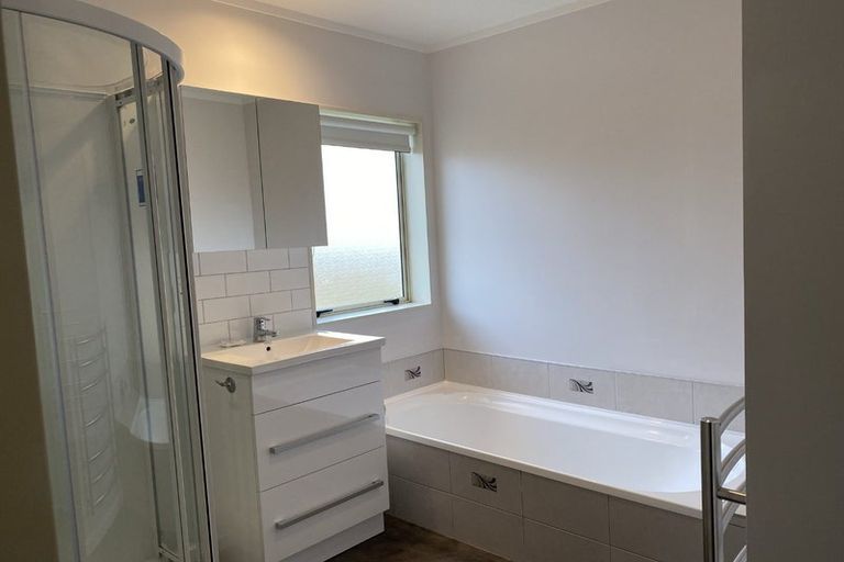 Photo of property in 39 Spackman Crescent, Paraparaumu, 5032