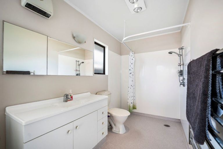 Photo of property in 2/57 Pemberton Crescent, Greerton, Tauranga, 3112