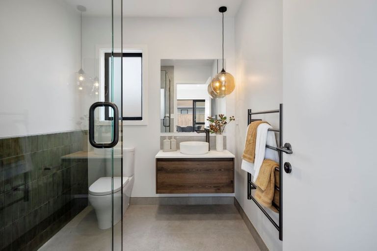 Photo of property in 16 Vogue Circle, Vogeltown, 4310