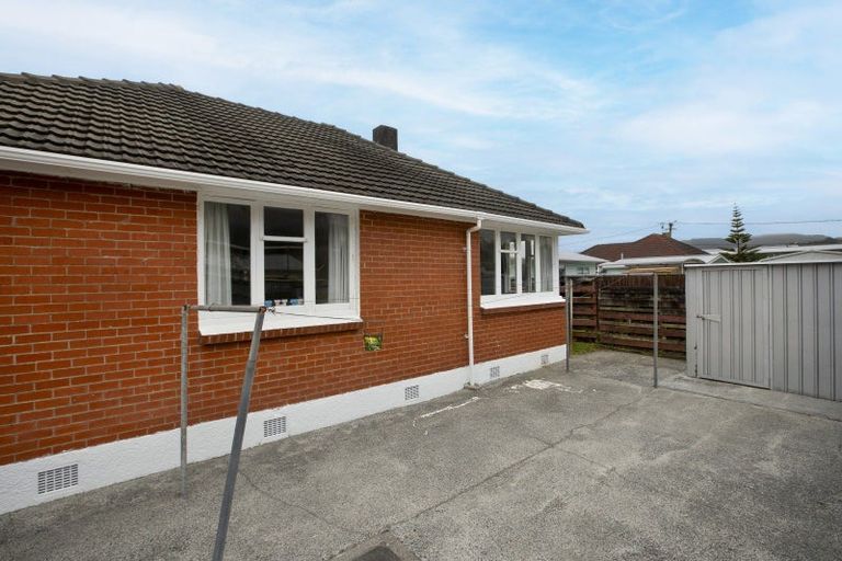 Photo of property in 5 Kowhai Street, Naenae, Lower Hutt, 5011