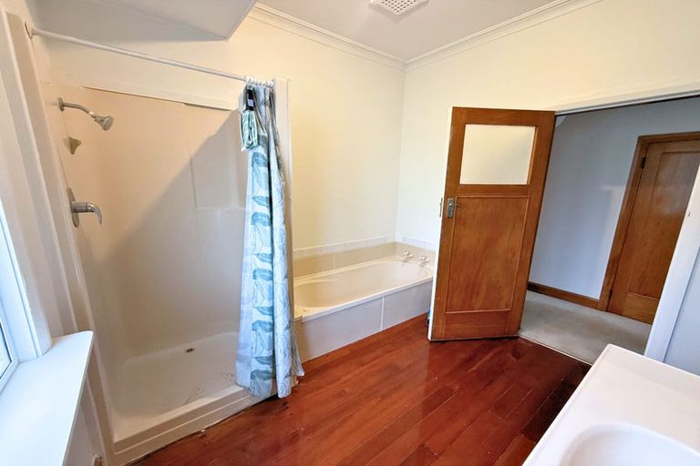 Photo of property in 11 Taranaki Street, Saint Johns Hill, Whanganui, 4501