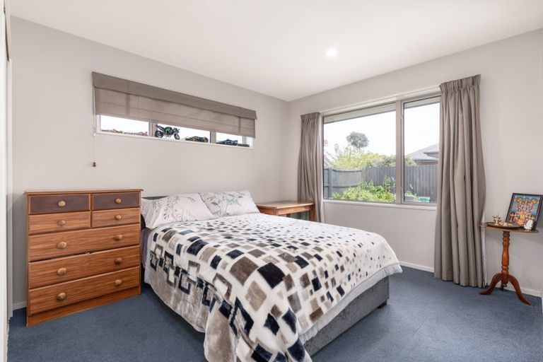 Photo of property in 8 Okuku Place, Hei Hei, Christchurch, 8042