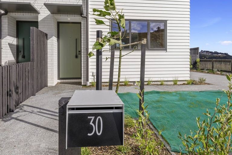 Photo of property in 30 Turtleback Avenue, Whitby, 5024