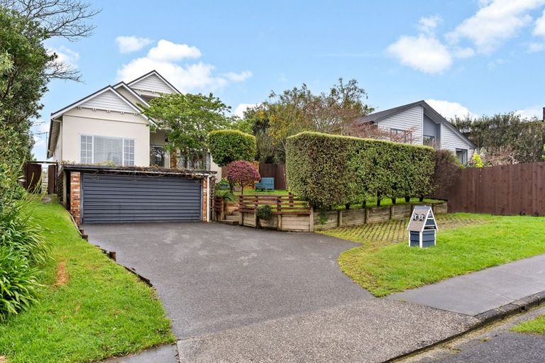 Photo of property in 33 Churchill Road, Cockle Bay, Auckland, 2014