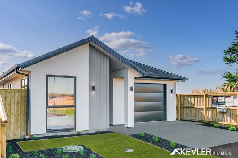 Photo of property in 28 Mabel Crescent, Halswell, Christchurch, 8025