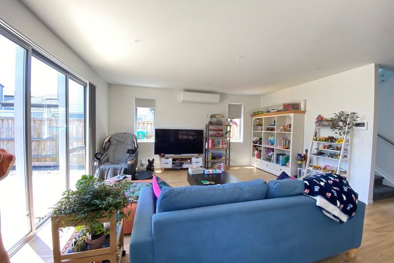 Photo of property in 20 Toanui Road, Hobsonville, Auckland, 0616