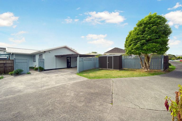 Photo of property in 1/23 Mickle Street, Te Atatu South, Auckland, 0610