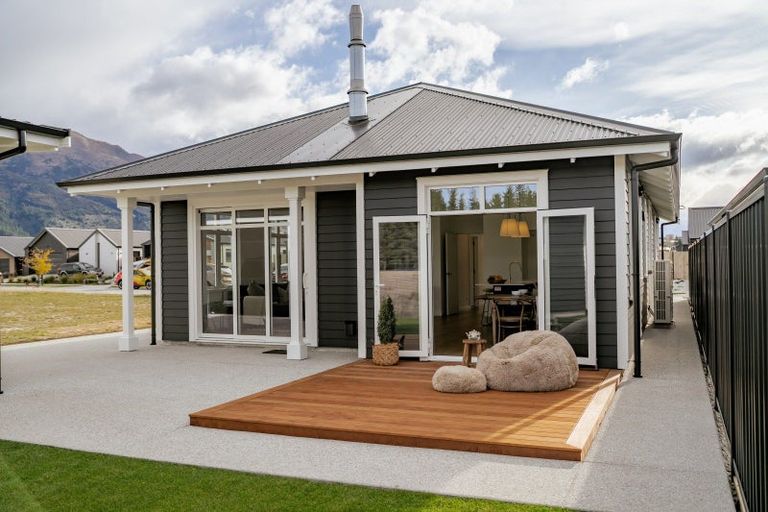 Photo of property in 105 Burdon Loop, Lake Hawea, 9382