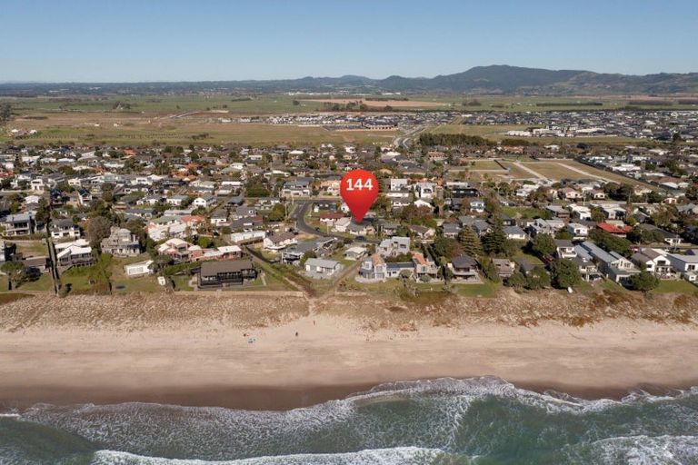Photo of property in 144 Karewa Parade, Papamoa Beach, Papamoa, 3118