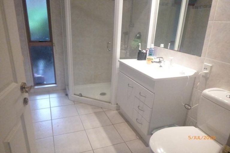 Photo of property in 17 Sea Vista Avenue, Beach Haven, Auckland, 0626