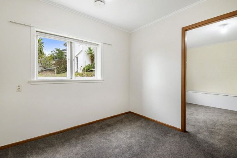 Photo of property in 1/15 Birkley Road, Bayswater, Auckland, 0622