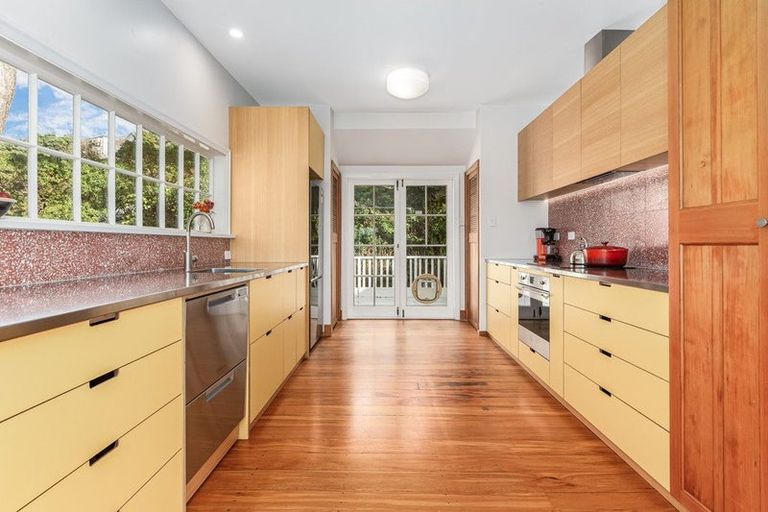 Photo of property in 54 Belvedere Road, Hataitai, Wellington, 6021