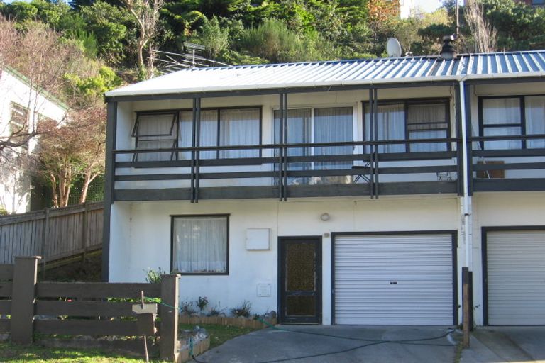 Photo of property in 105 Churton Drive, Churton Park, Wellington, 6037