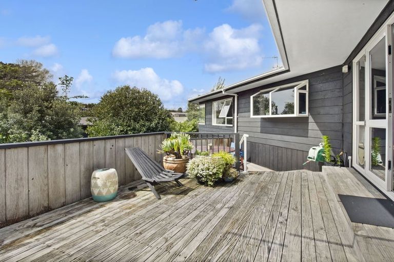 Photo of property in 23 Renown Road, Raumati South, Paraparaumu, 5032