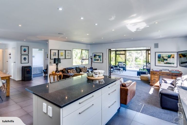 Photo of property in 135 Tauroa Road, Havelock North, 4130
