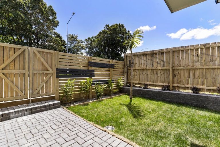 Photo of property in 4/155 Te Atatu Road, Te Atatu South, Auckland, 0610