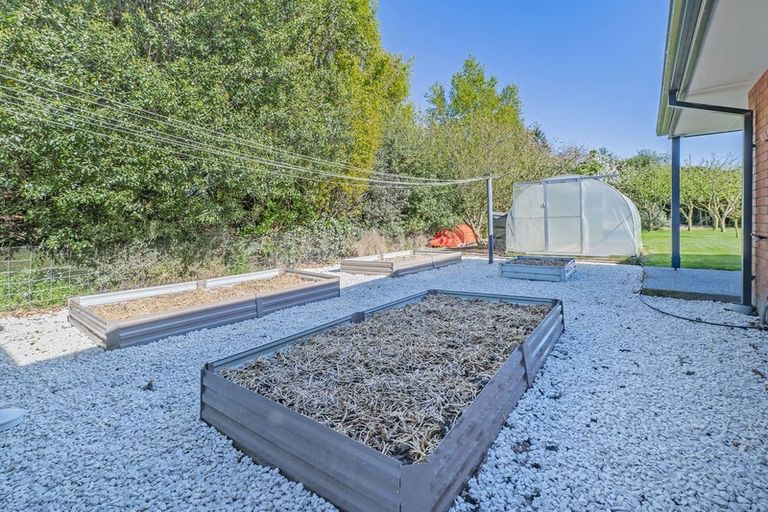 Photo of property in 4 Perrin Place, Darfield, 7510