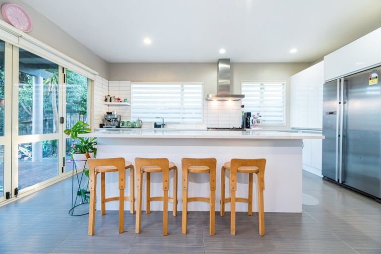 Photo of property in 473 Don Buck Road, Massey, Auckland, 0614