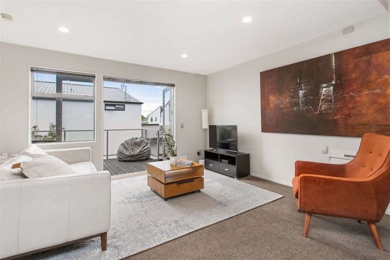 Photo of property in 2/117 Canon Street, Edgeware, Christchurch, 8013