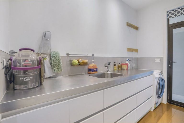 Photo of property in 48a Egerton Road, Winton, 9781