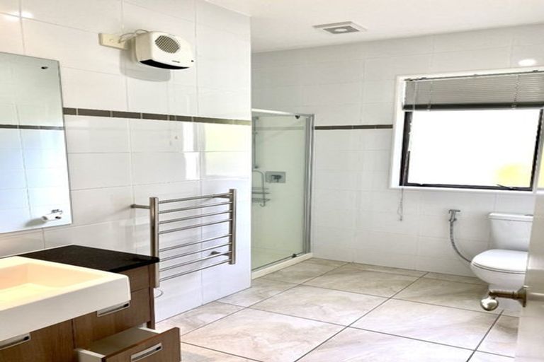 Photo of property in 56 Oakway Drive, Schnapper Rock, Auckland, 0632