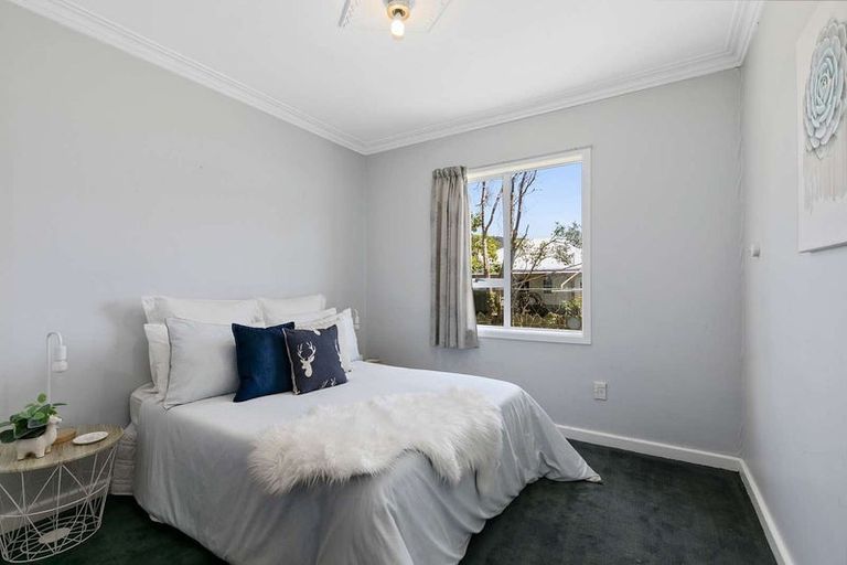 Photo of property in 140 Main Road, Wainuiomata, Lower Hutt, 5014